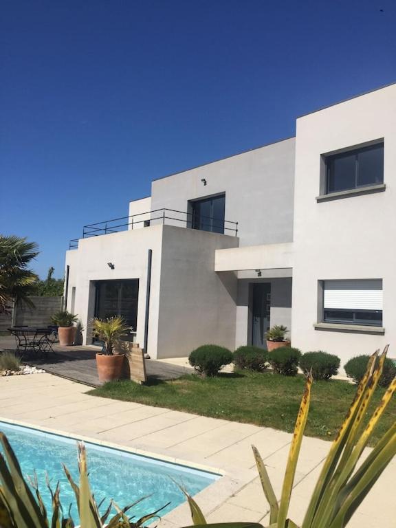 Maison Moderne Avec Piscine Chauffee Dans La Baie Du Mont St Michel 200M2 Yquelon Kültér fotó